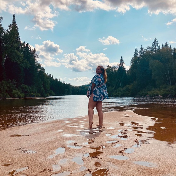 Meet your Posher, Akynad - Picture 1 of 1